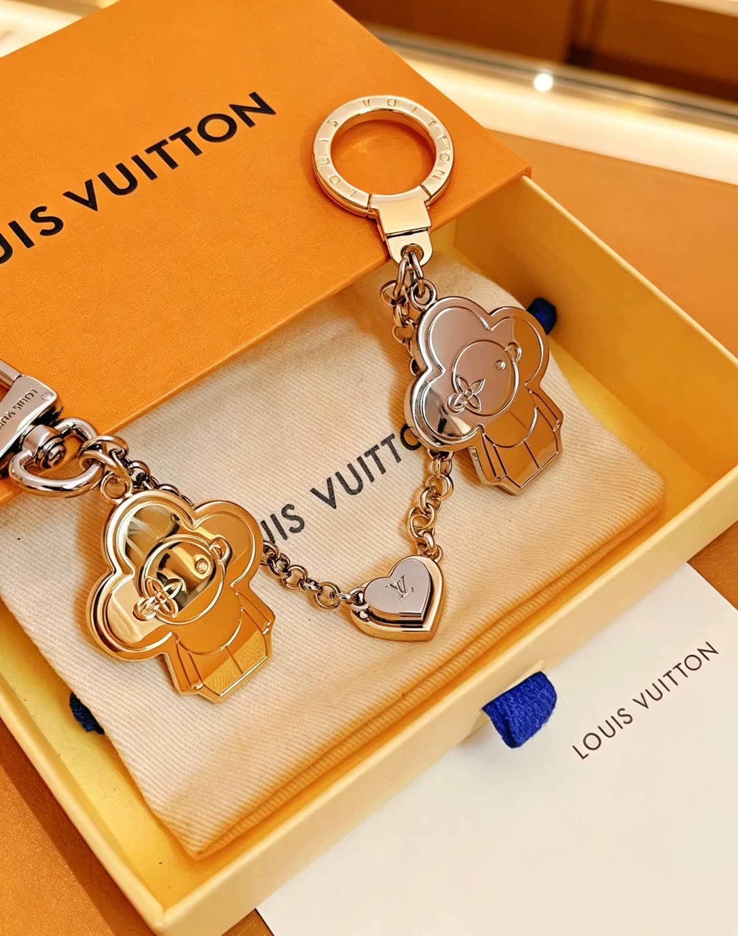 Louis Vuitton M60055 Keychain